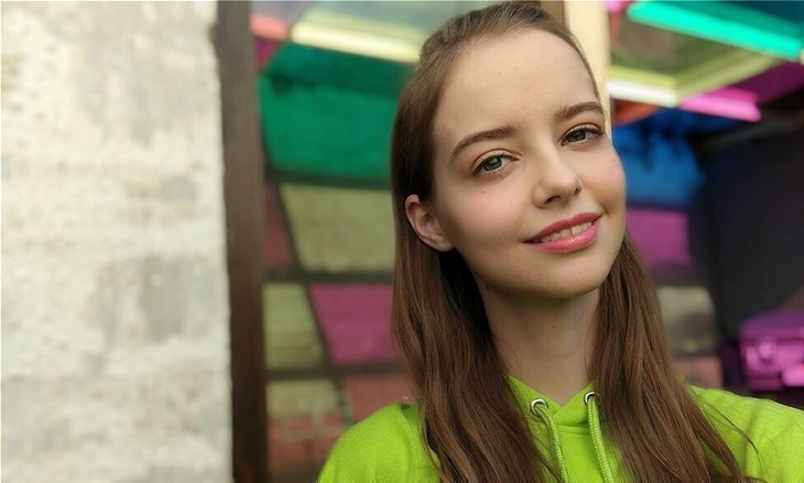 8MP selfie κάμερα με ΑΙ