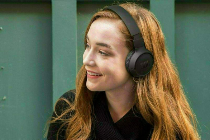 Άκου, Αδιάκοπα