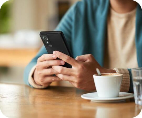 Πάντα κοντά σου