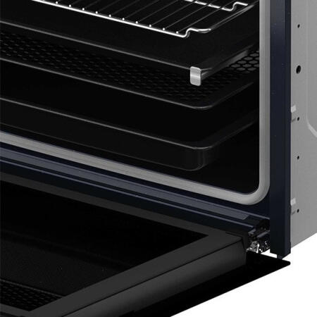 Πόρτα με τριπλό μαύρο γυαλί