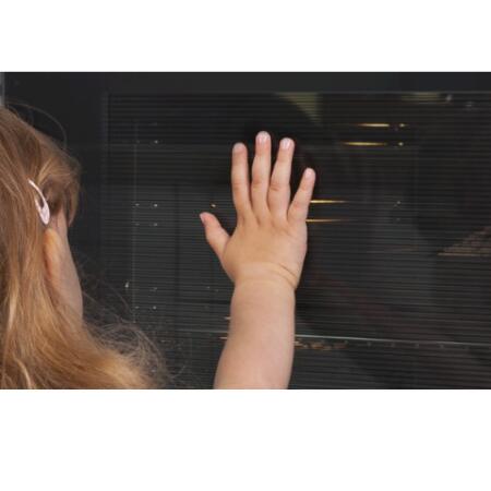 Διπλή μαύρη γυάλινη πόρτα