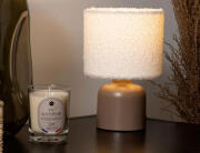 Atmosphera  Επιτραπέζιο φωτιστικό Bona με λαμπτήρα Ε14 και διαστάσεις 14x14x22cm - Βrown