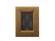 Aria Trade Ξύλινη Παραλληλόγραμμη κορνίζα με βελούδινη επιφάνεια σε 3 χρώματα, 19.5x24.5x1.5 cm Καφέ