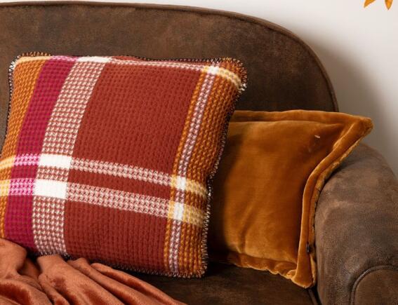 Atmosphera  Διακοσμητικό Μαξιλάρι Owen με διαστάσεις 45x45cm - Πολύχρωμο