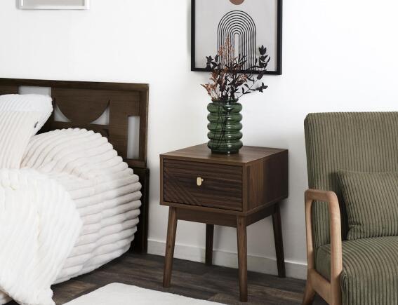 Κομοδίνο Tiffany Home Deco Factory με διαστάσεις 40x40x55cm