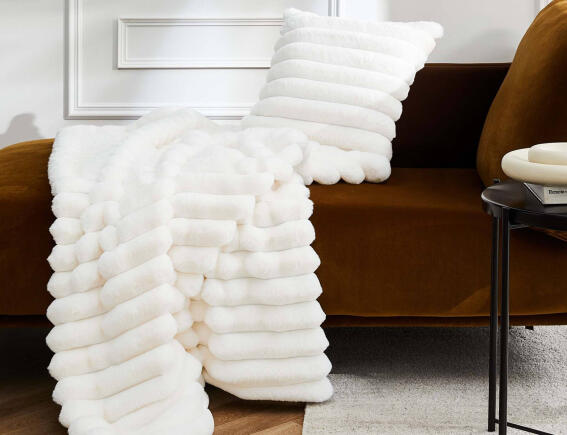 Douceur d'intérieur Κουβέρτα Boudoir  με εσωτερική επένδυση fleece και διαστάσεις 180x220cm - White