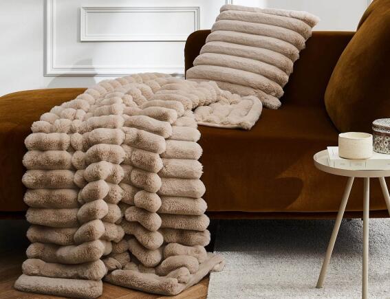 Douceur d'intérieur Κουβέρτα Boudoir  με εσωτερική επένδυση fleece και διαστάσεις 180x220cm - Sand