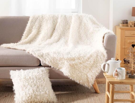 Douceur d'intérieur Κουβέρτα Mouton  με εσωτερική επένδυση fleece και διαστάσεις 125x150cm - White