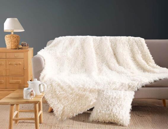 Douceur d'intérieur Κουβέρτα Mouton  με εσωτερική επένδυση fleece και διαστάσεις 220x240cm - White