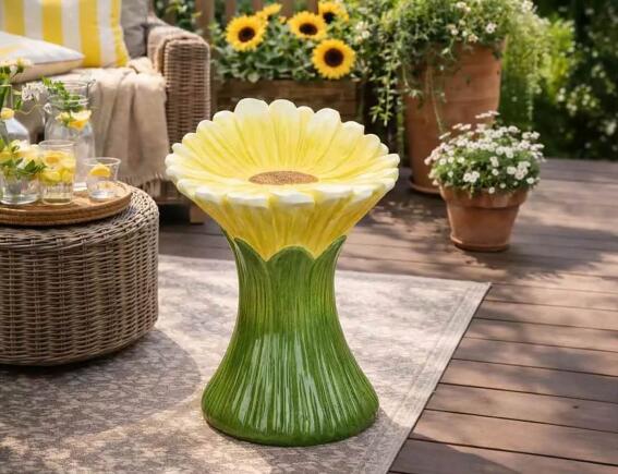 Διακοσμητικό Σκαμπό Sunflower με διαστάσεις 44.5x41x60cm