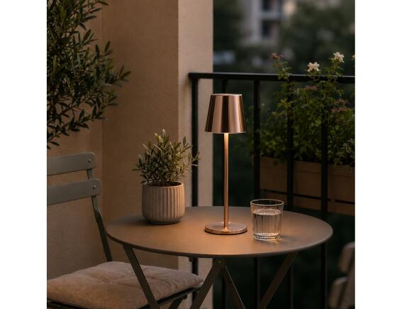 Brilliant  Επιτραπέζιο φωτιστικό LED Xaana με μπαταρία, USB, ισχύ 4W και διαστάσεις 11x11x37cm - Χάλκινο